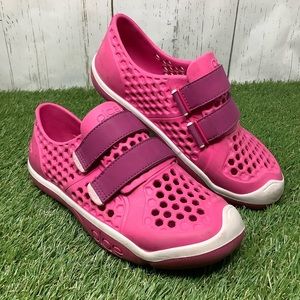 PLAE Mimo Fushsia Pink Closed Toe Water Shoes Size.3